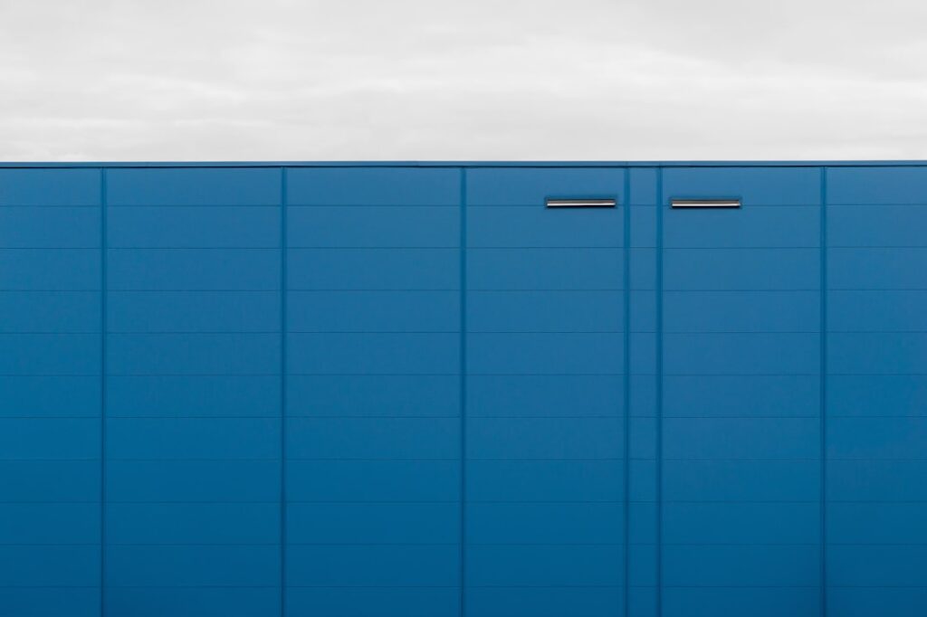 Az egyszerűség varázsa: Miért lett az minimál dizájn korunk legfőbb vizuális trendje?